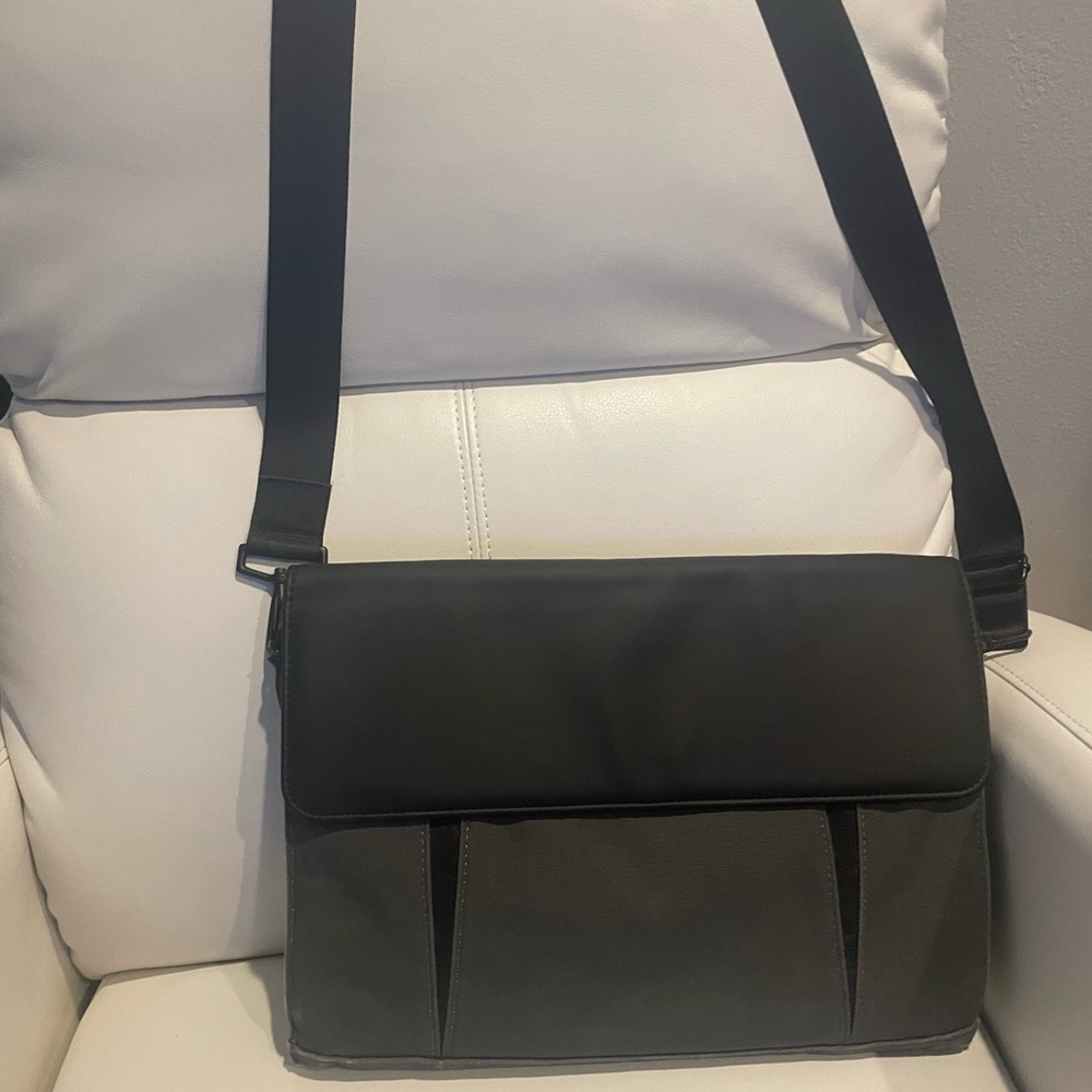 Targus Slim Attaché Bag